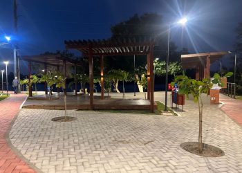 Com presença de grande público, Orla do Capuxú é entrega em clima de festa neste domingo (31)