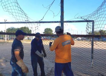 Marcondes dá ordem de início para a reforma do campo da Prainha, onde é realizado projeto social de Escolinha de Futebol para 70 crianças