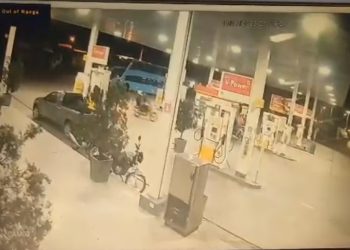 Câmera mostra momento em que jovem é morto por dupla em moto em Paulo Afonso