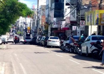 OPINIÃO – Paulo Afonso: Estacionar no comércio local, uma guerra de paciência!