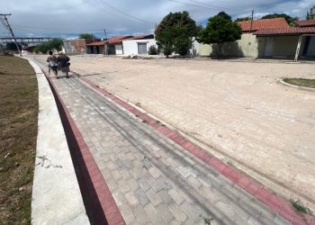 Urbanização do canteiro da BA 210 do BTN até a PRF segue em andamento e garantirá melhores condições de tráfego