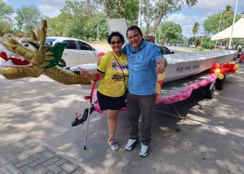 Vereador Valmir Rocha entrega novo barco adaptado à PCD para o projeto Mamacaru de remo