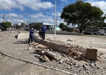 Pátio do Centro de Cultura Lindinalva Cabral tem muretas retiradas para nivelamento do espaço