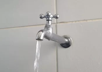 Tarifa das contas de água e esgoto já está 6,72% mais cara na Bahia