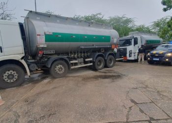 Em Paulo Afonso, PRF apreende caminhões-tanque transportando 50 mil litros de combustível sem nota fiscal