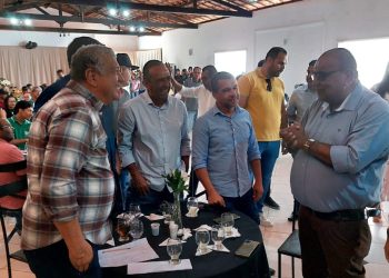 Em Jeremoabo, Marcondes participa de evento sobre cadeia produtiva do leite e do mel promovido pelo Governo do Estado