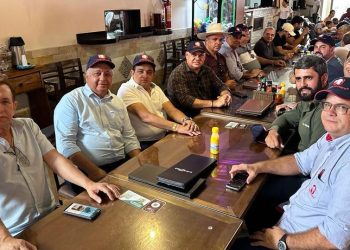 Marcondes se reúne com equipe do Masterboi para discutir a possibilidade de investimento no município