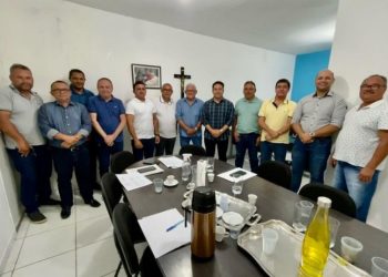 Reunião entre Executivo e Legislativo fortalece alinhamento político em prol do município de Glória