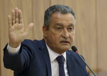 Rui Costa se recusa a comentar aumento da violência na Bahia durante coletiva: ‘Hoje é PAC, fui!’