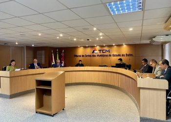 TCM Bahia faz recomendações para melhoria do transporte escolar em Paulo Afonso