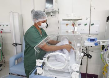 Governo da Bahia anuncia repasse de R$ 40 milhões para organizações sociais pagarem piso nacional de enfermagem