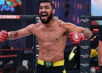 Pauloafonsino Gugu Azevedo, ex-lutador do Bellator, encara Richard Jacobi, nesta sexta-feira (3) : “a minha expectativa é de fazer uma luta divertida”