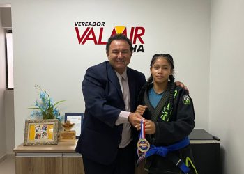 Jovem campeã do Circuito da Liga Alagoana Jiu Jitsu agradece ao vereador Valmir Rocha por apoio