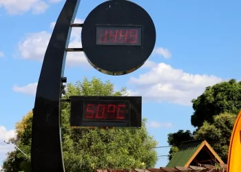 Termômetros em Pão de Açúcar, Sertão de AL, marcam 50º na tarde desta terça-feira (14)