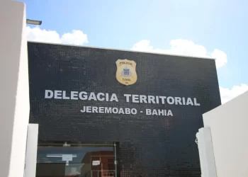 Quatro pessoas da mesma família são encontradas mortas com marcas de tiros dentro de carro em Jeremoabo-BA