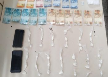 Em ação neste domingo, no Jardim Bahia, Rondesp apreende 40 porções de cocaína
