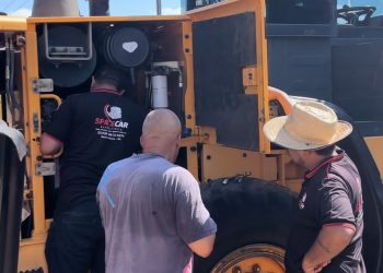 Secretaria de Infraestrutura de Glória-BA realiza manutenção nas escolas do município, e em veículos e máquinas