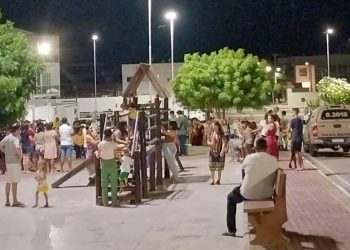 Após onda de roubos, moradores se reúnem com PM com objetivo de combater criminalidade no Caminho dos Lagos e Abel Barbosa