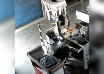 Câmera de segurança flagra furto em panificadora no centro de Paulo Afonso