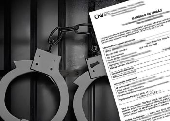 Policiais da Rondesp cumprem mandado de prisão de jovem acusada de roubo em Paulo Afonso