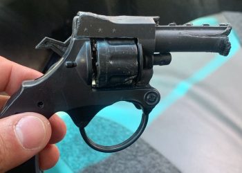 Menor de 14 anos é detido em Paulo Afonso após ameaçar mãe com simulacro de arma de fogo