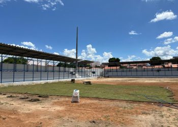 Estádio Álvaro de Carvalho, antigo Ruberleno recebe instalação de grama