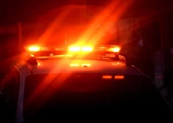 Polícia é acionada para resolver briga de casal no BTN II após mulher flagrar marido acariciando pernas de adolescente