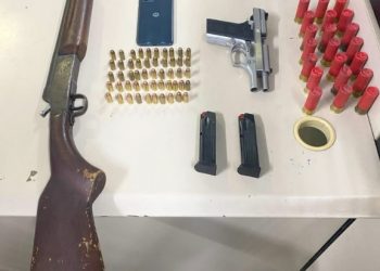 Ação policial resulta na captura de dois indivíduos e na apreensão de armas de fogo em Rodelas-BA
