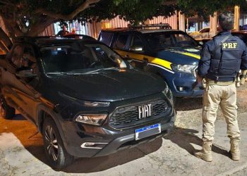 Carro com registro de roubo recente é recuperado pela PRF em Paulo Afonso (BA)