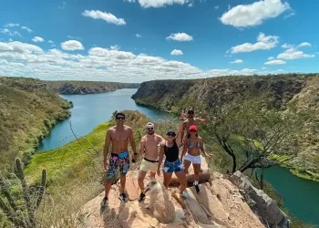 ARTIGO – Barrando a emoção dos turistas (Francisco Nery Júnior)