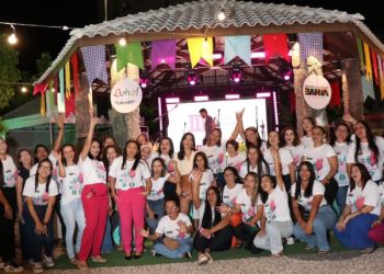 1ª noite da Feira do Artesanato e Empreendedorismo Feminino mostra transformação social em curso: Evinha e governo do estado impactam cenário