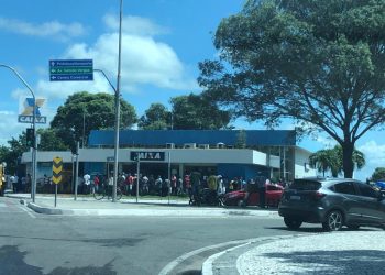 Esposa do ex-prefeito Raimundo Caires é vítima de assalto à mão armada em frente à Caixa Econômica Federal em Paulo Afonso