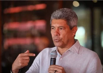 Com novo reajuste, Jerônimo tem o quarto maior salário do país entre governadores