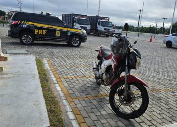 Em Paulo Afonso, PRF recupera motocicleta roubada que foi negociada em troca de uma vaca