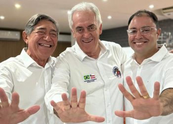 “Vou lutar até o último dia da minha vida para fazer de Paulo Afonso o que ela merece”, diz Mário Galinho em convenção; Macário é anunciado como vice