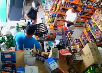 Policiais da Rondesp prendem suspeito de assaltar mercadinho no Jardim Bahia em Paulo Afonso