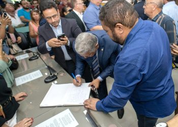 Marcondes Francisco é empossado prefeito: “Eu amo minha cidade e vou cumprir o meu dever” 