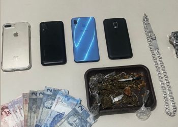 PM prende suspeito de tráfico de drogas em Paulo Afonso; menor também é conduzido