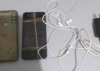 Policiais apreendem celular e acessórios arremessados para dentro do presídio de Paulo Afonso