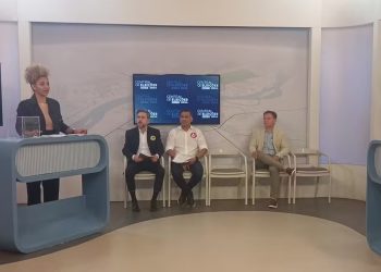 Candidatos evitam confronto e ausência de dois postulantes esfria debate à prefeitura de Paulo Afonso; proposta de metrô gera questionamentos