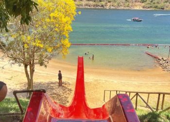 Aventura imperdível em Piranhas: Navegue pelo Rio São Francisco e explore o Complexo Turístico com a “Maria Bonita”!