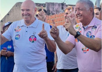 Marcondes e Anilton mobilizam moradores em caminha nos bairros Benone e Santa Inês