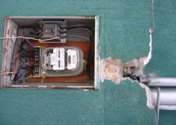 Suspeito de danificar medidor de energia e causar lesão corporal é detido no centro de Paulo Afonso