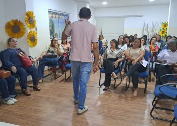 Secretaria de Educação faz reunião com gestores de escolas municipais para analisar os trabalhos realizados e a conclusão do ano letivo