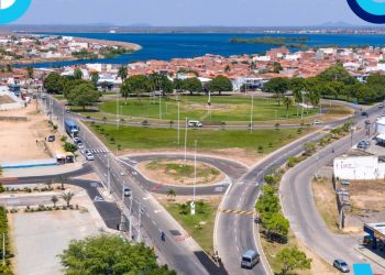 Construção da rotatória em frente ao Atacadista Assai melhora a trafegabilidade e a segurança viária na região