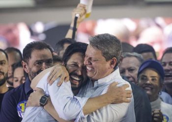 Vitória expressiva do centro e direita nas prefeituras redefine xadrez político de 2024