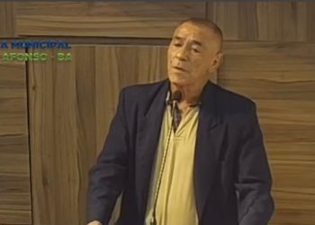 Vereador Zezinho do INSS critica acúmulo de lixo nas ruas de Paulo Afonso e cobra explicações da Prefeitura