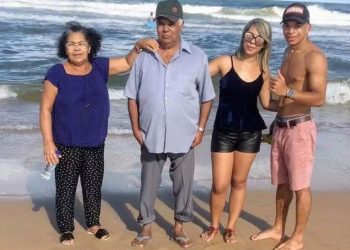 Quatro pessoas da mesma família morrem após acidente entre carro e ônibus escolar com candidatos do Enem no interior da Bahia