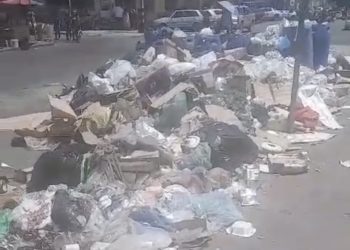 Acúmulo de lixo volta a preocupar no entorno do Mercado Público de Paulo Afonso
