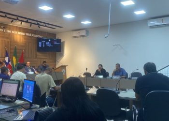 Câmara aprova, em sessão extraordinária, crédito de R$ 8,6 milhões para folha salarial após convocação do prefeito Marcondes